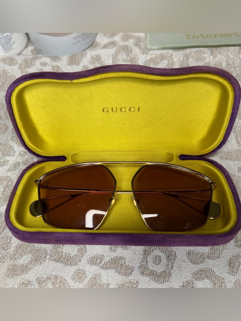 Like New Women’s Gucci Sunglasses - 100% Authentic with Case